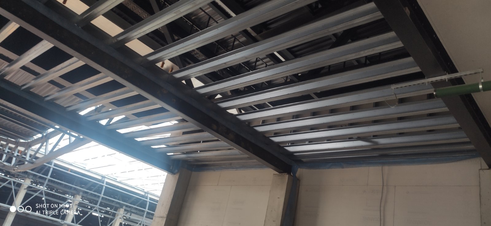 "Минский международный выставочный центр".